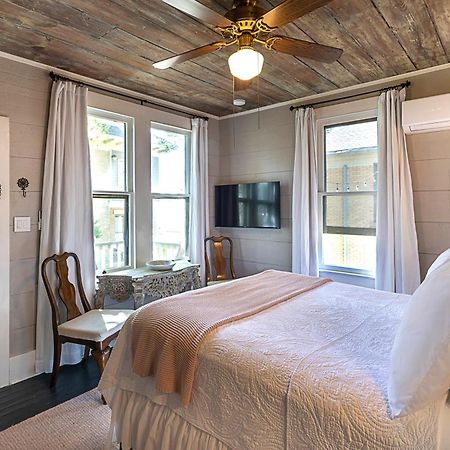 Katy House Bed And Breakfast Smithville ภายนอก รูปภาพ