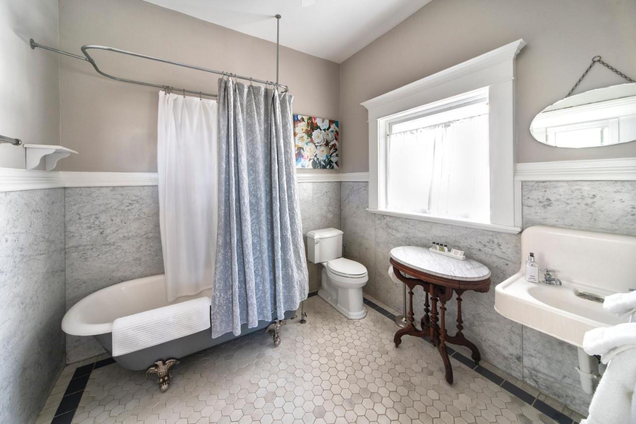 Katy House Bed And Breakfast Smithville ภายนอก รูปภาพ