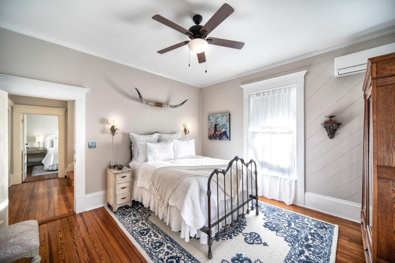 Katy House Bed And Breakfast Smithville ภายนอก รูปภาพ