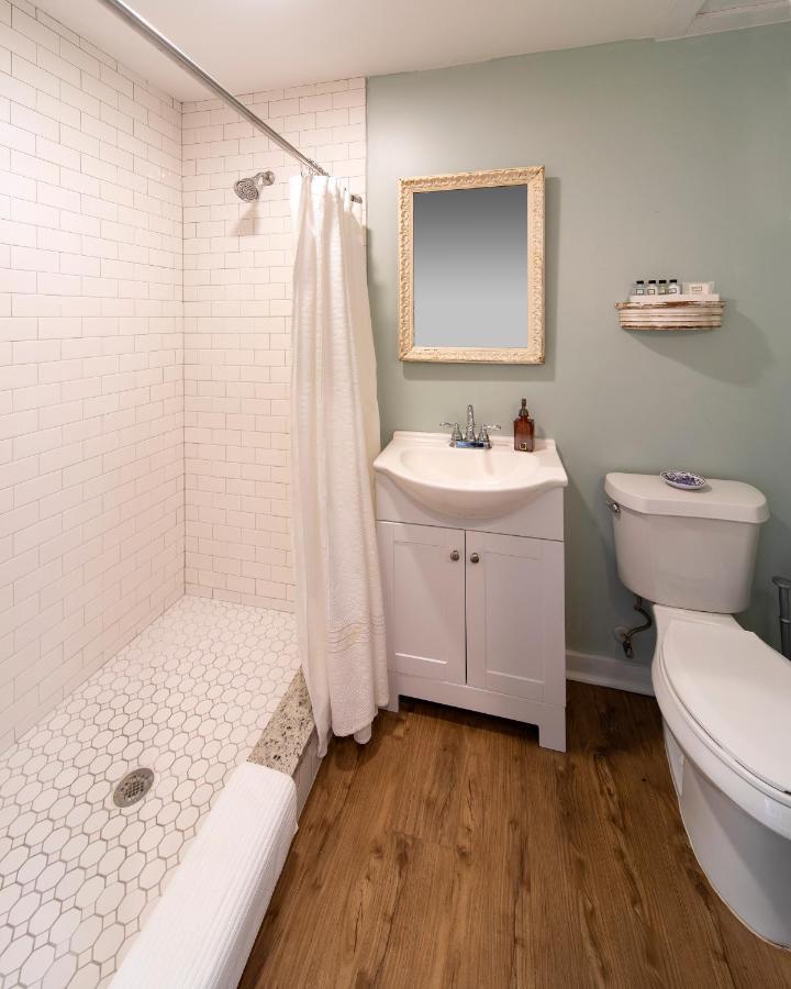 Katy House Bed And Breakfast Smithville ภายนอก รูปภาพ